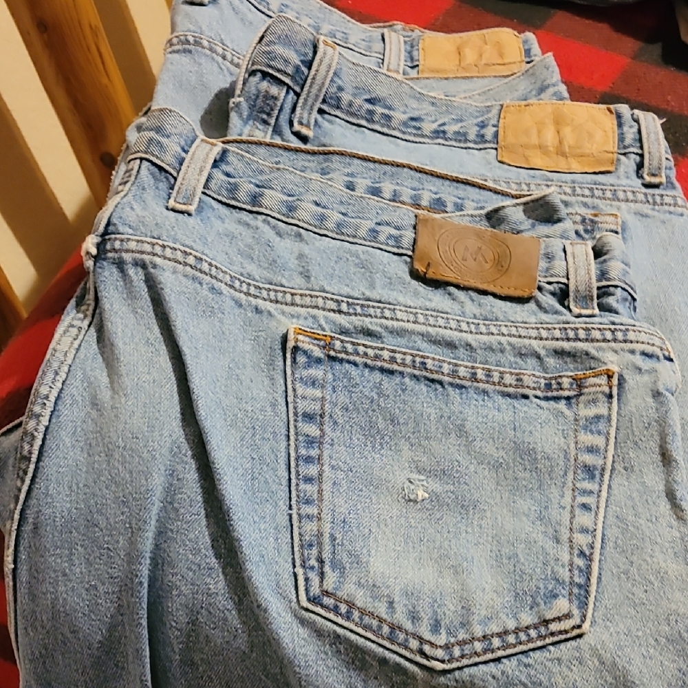 Relaxed Fit Blue Jeans with Faded Vintage Look